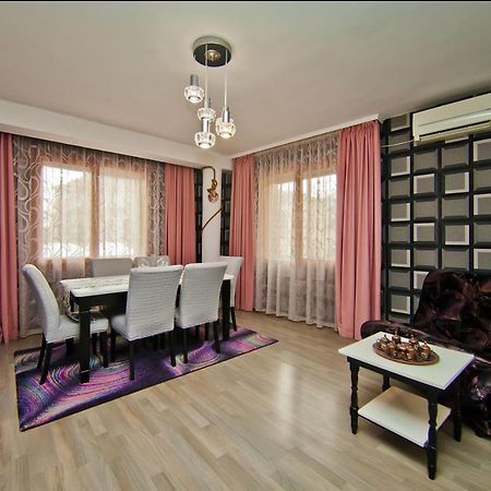 Perla 2-Bdrm In The Heart Of The City ヴァルナ エクステリア 写真