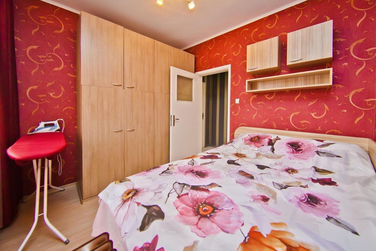 Perla 2-Bdrm In The Heart Of The City ヴァルナ エクステリア 写真