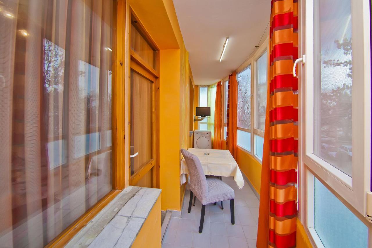 Perla 2-Bdrm In The Heart Of The City ヴァルナ エクステリア 写真